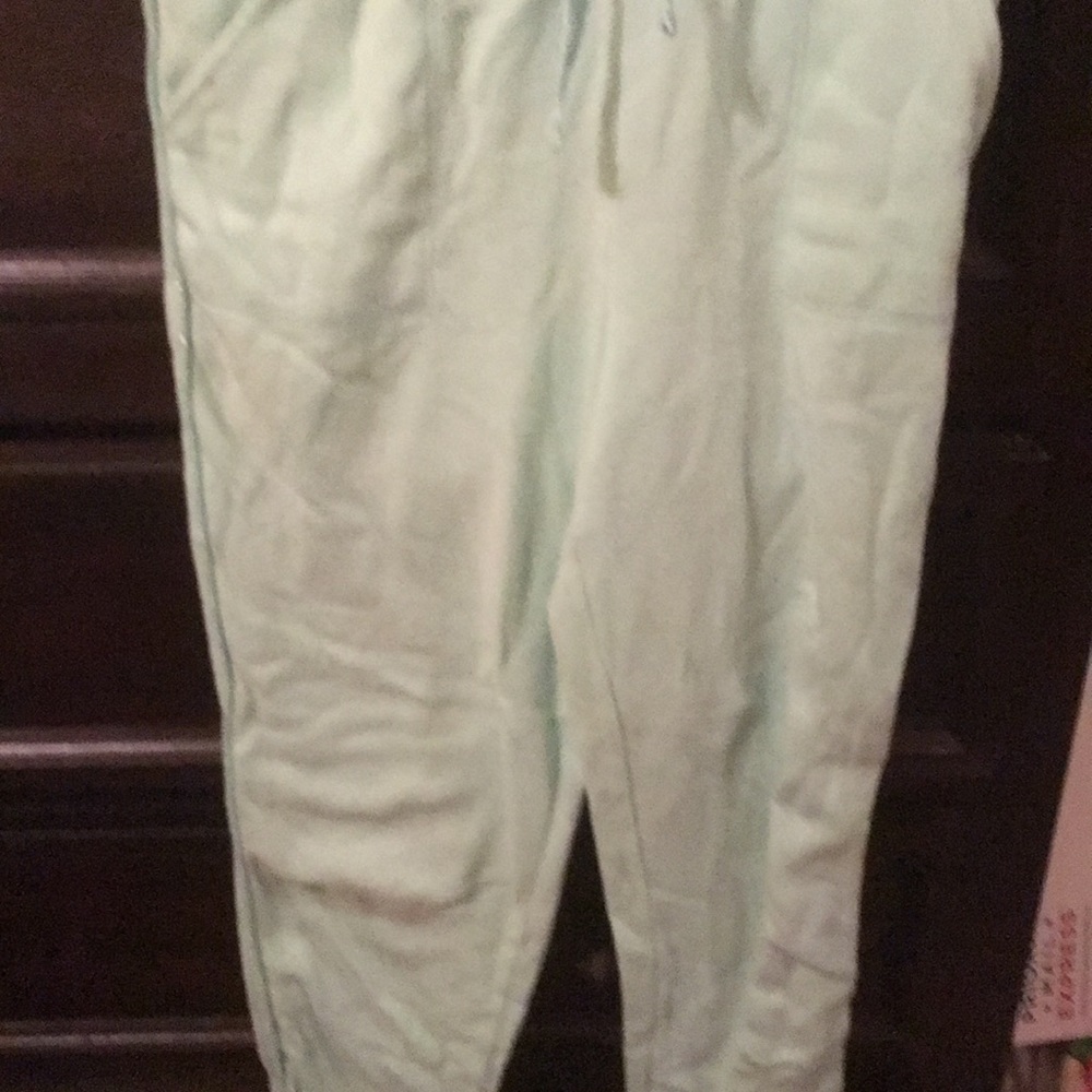 A pare of pants.